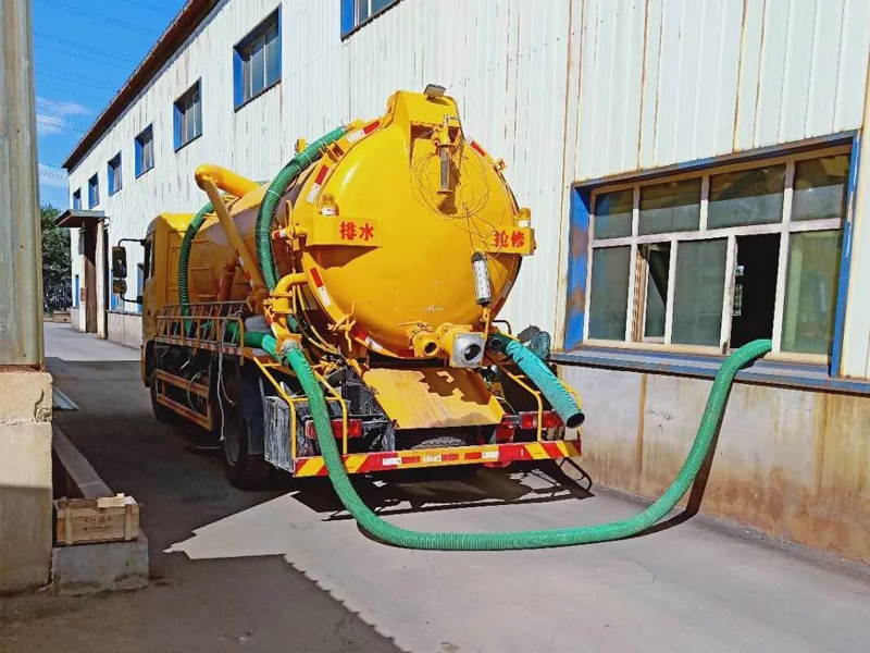 钟阜路厂区化粪池清理